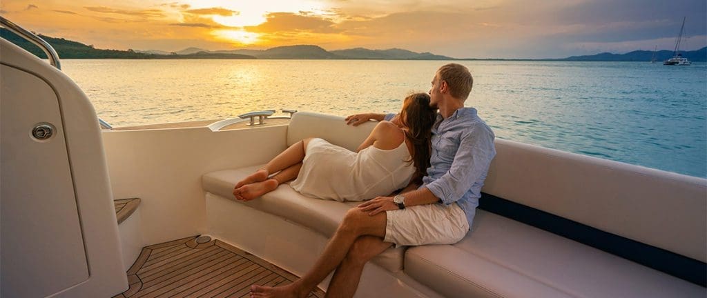 Romantic Cruises in the sunset.