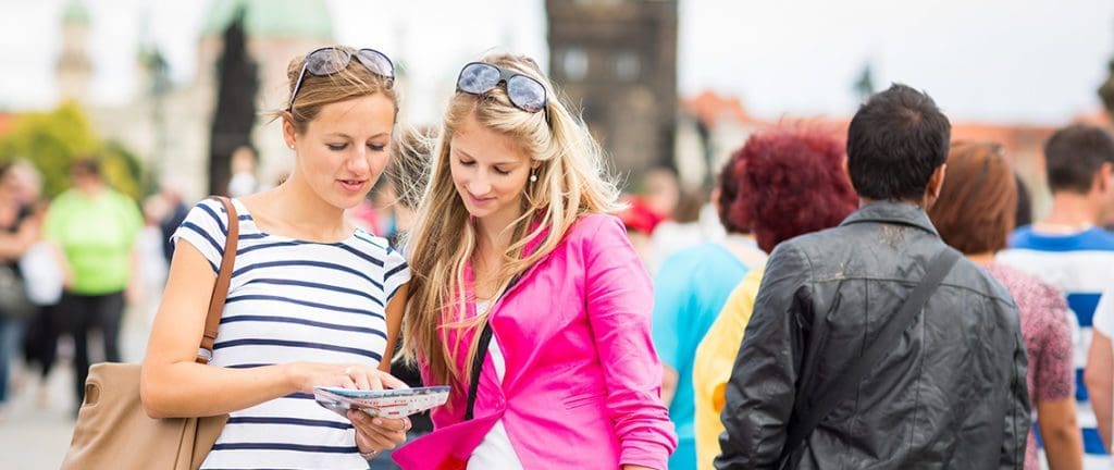 Girls ona self-guided tour in Prague