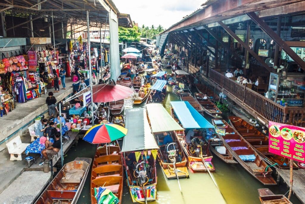 Damnoen saduak floating market